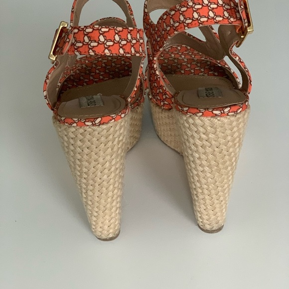 Steve Madden Cute Patterned Platforms - Picture 5 of 5